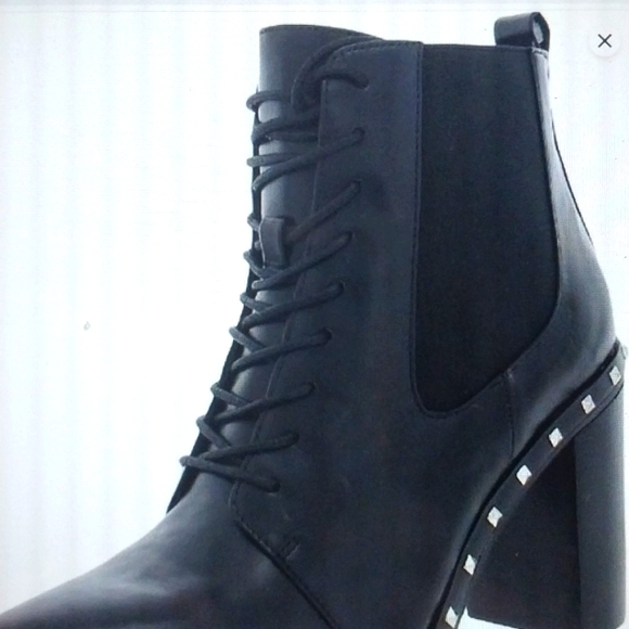Charles David Bootie Black Chunky Heel  Studded Silver Lace Up Hi Ankle Size 7 - Picture 13 of 14